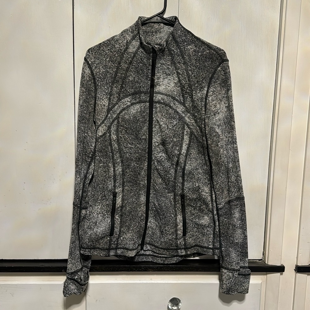 Lululemon Heathered black gray define zip up jacket, like new